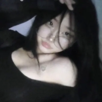 Chat with Charlotte, the Romance character AI chatbot