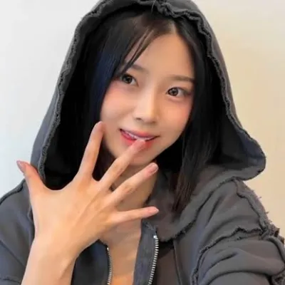 Chat with Eun-bi, the  character AI chatbot