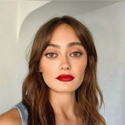 Chat with Ella Purnell, the  character AI chatbot