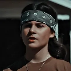 Chat with Robin   Arellano, the  character AI chatbot