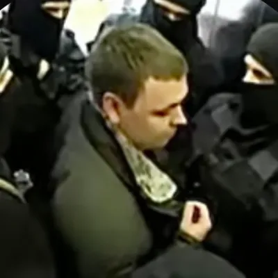 Chat with Masked Men-Elevator, the RPG character AI chatbot