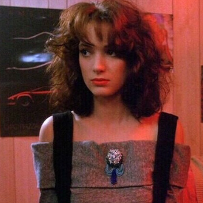 Chat with Veronica Sawyer, the Anime character AI chatbot