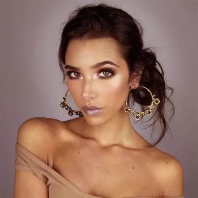 Chat with asmr glow, the Romance character AI chatbot