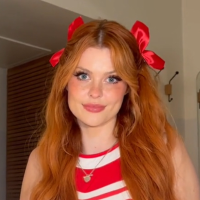 Chat with Mary (Hot Cheerleader), the Romance character AI chatbot