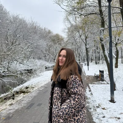 Chat with Вика Андриенко, the  character AI chatbot