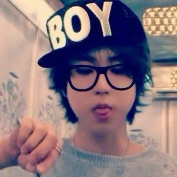 Chat with Mean han jisung (bf), the Celebrity character AI chatbot