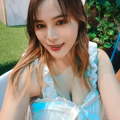 Chat with จอยนมโต, the Friends character AI chatbot