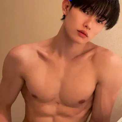 Chat with Soo hyun, the BL & ABO character AI chatbot