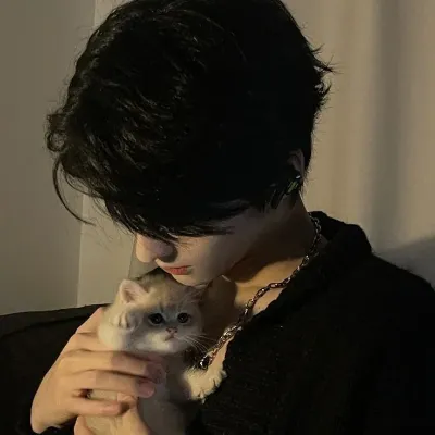 Chat with Ayato Hiroshi| Cold Prince, the OC character AI chatbot