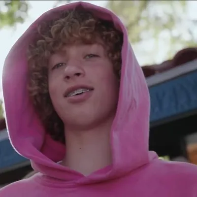 Chat with Nelson Neumann, the Celebrity character AI chatbot