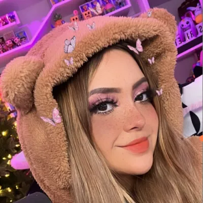 Chat with Ari gameplays, the Celebrity character AI chatbot