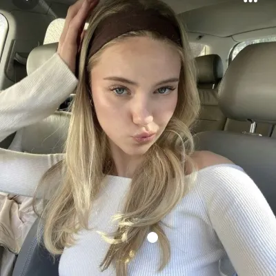 Chat with Alice, the  character AI chatbot