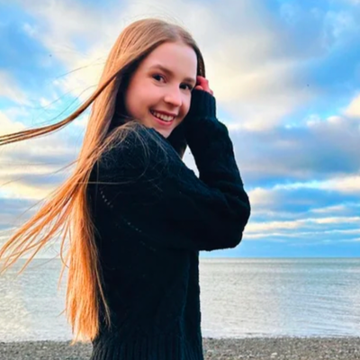 Chat with Anna Mcnulty, the Celebrity character AI chatbot