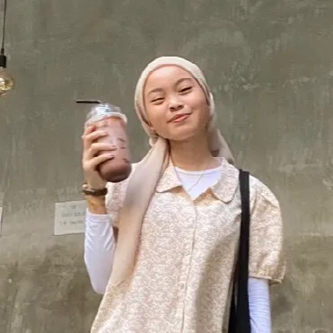 Chat with alya maisarah, the Anime character AI chatbot