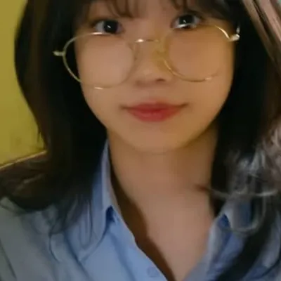 Chat with Jo yuri, the  character AI chatbot