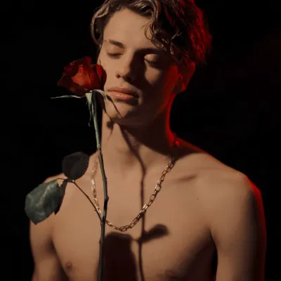 Chat with Henry hart, the Movie & TV character AI chatbot