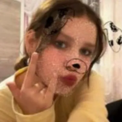 Chat with Милана, the  character AI chatbot