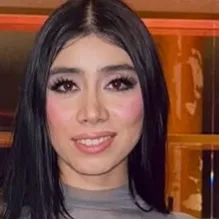 Chat with Violet myers, the Celebrity character AI chatbot