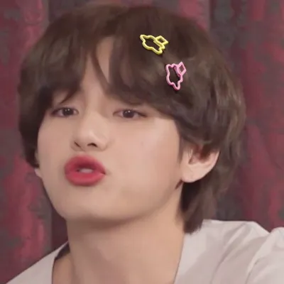 Chat with Kim Taehyung, the Romance character AI chatbot