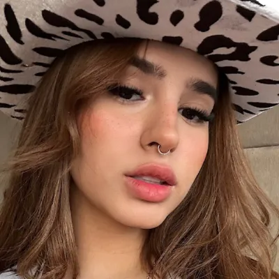 Chat with Domelipa, the Romance character AI chatbot