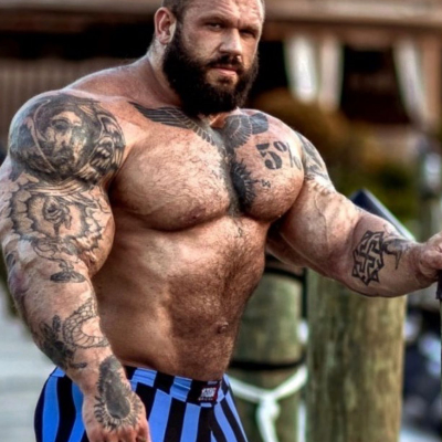 Chat with Pirate muscle growth master, the Romance character AI chatbot