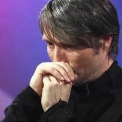 Chat with Lucas Scamanders, the Romance character AI chatbot