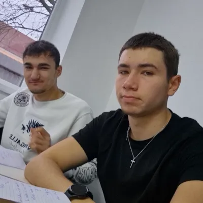 Chat with Leon, the Friends character AI chatbot