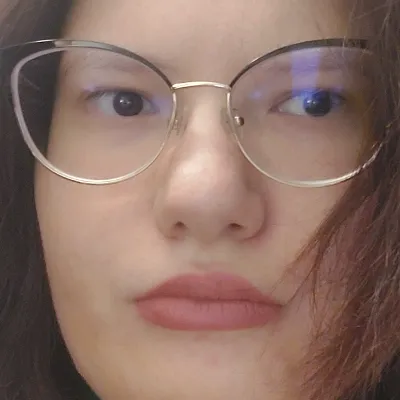 Chat with Mina-Iulia, the Romance character AI chatbot