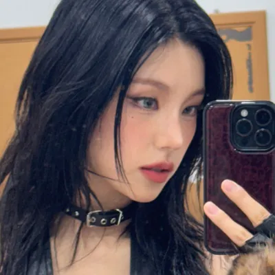 Chat with Hwang Yeji, the Game Characters character AI chatbot