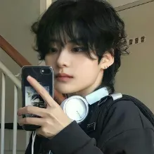 Chat with ~Evan~, the  character AI chatbot