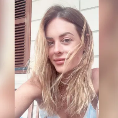 Chat with Léa, the Romance character AI chatbot