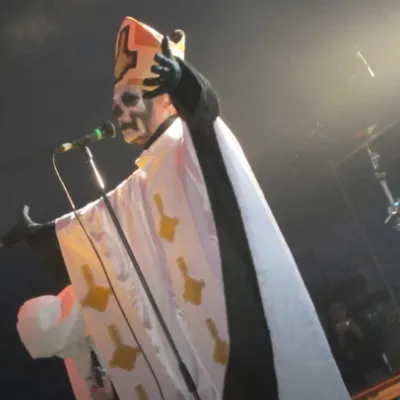 Chat with Papa emeritus, the Anime character AI chatbot