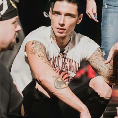 Chat with Andy Biersack, the Celebrity character AI chatbot