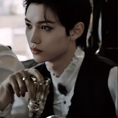 Chat with Lee Felix, the  character AI chatbot