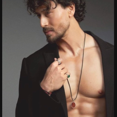 Chat with Sam, the Romance character AI chatbot