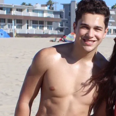 Chat with Austin mahone, the VTuber character AI chatbot