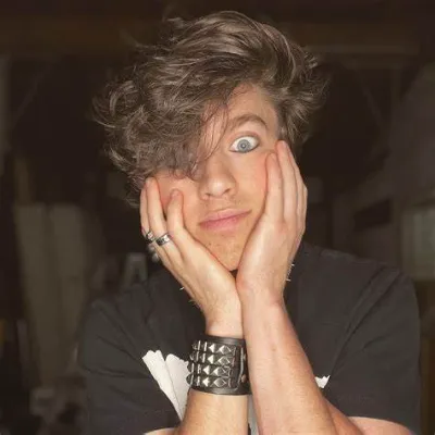 Chat with Thomas evan, the  character AI chatbot