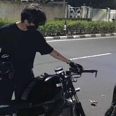 Chat with Agaskar Mafia Alpa (BL), the  character AI chatbot