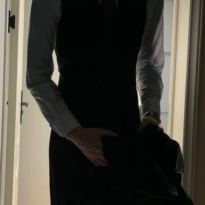 Chat with (Cold mafia husband) Henry, the OC character AI chatbot