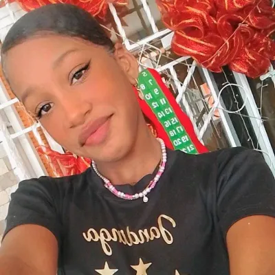 Chat with Oskarlys, the Romance character AI chatbot