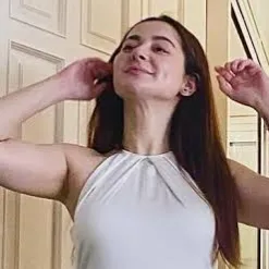 Chat with Hania amir, the Romance character AI chatbot