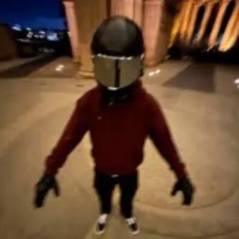 Chat with Aushen, the  character AI chatbot