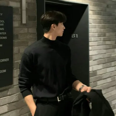 Chat with Alino Saint, the  character AI chatbot