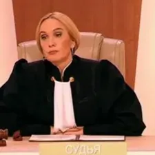 Chat with Екатерина Романова, the Anime character AI chatbot