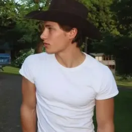 Chat with Cade Bennett, the OC character AI chatbot