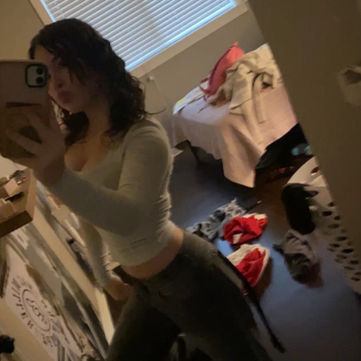 Chat with Harlow, the Friends character AI chatbot