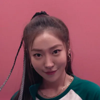 Chat with Player 196 (Kang Mi-Na), the  character AI chatbot