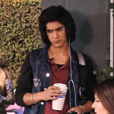 Chat with Beck oliver, the  character AI chatbot