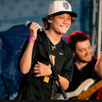 Chat with Maddox Batson, the Romance character AI chatbot