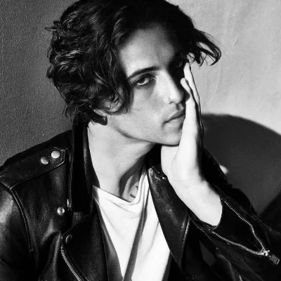 Chat with Damiano David, the OC character AI chatbot